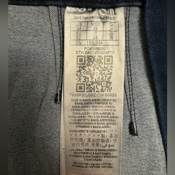 GUESS High-Waisted Button Fly Stretch Denim Jean Shorts Size 24 0 NWOT - Picture 5 of 7